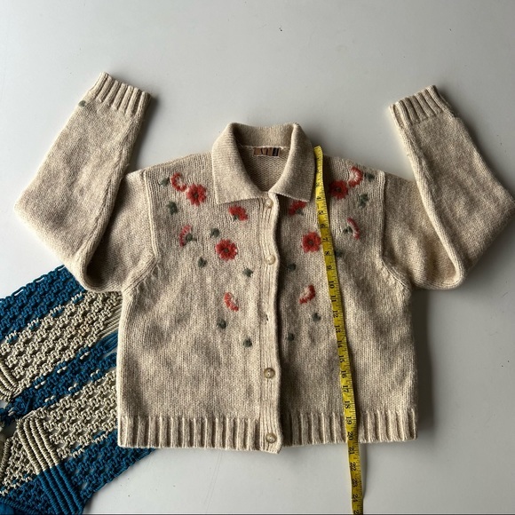 Ann Taylor Cream Floral Cardigan - Picture 12 of 14